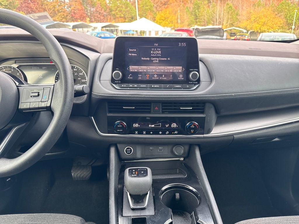 Used 2023 Nissan Rogue SV image 17