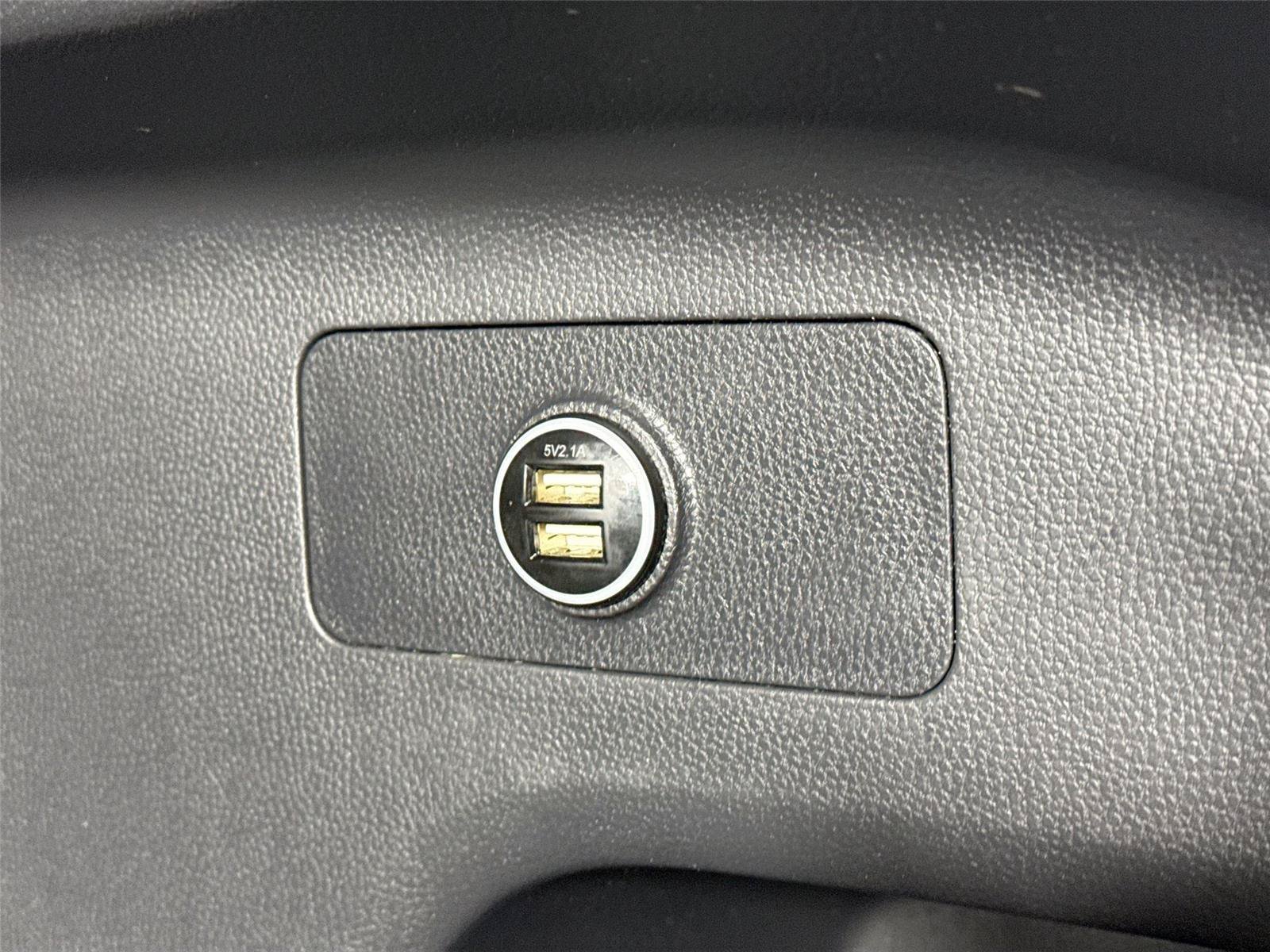 Certified 2022 Toyota RAV4 XLE Premium AWD/4WD image 37