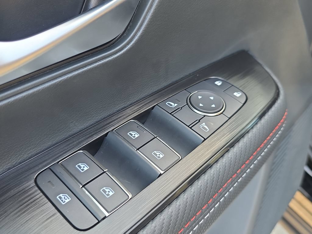 New 2026 Nissan Kicks SR AWD/4WD image 22