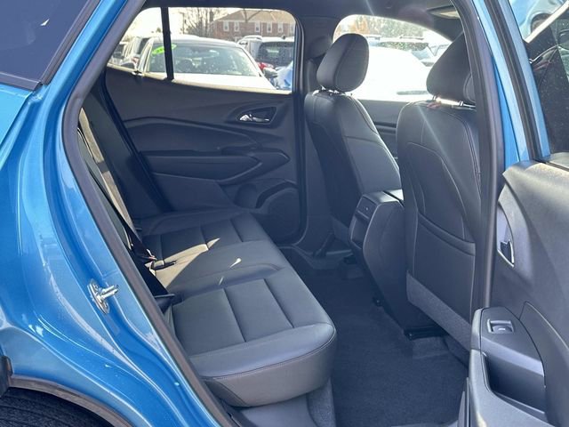 Used 2025 Chevrolet Trax RS image 21