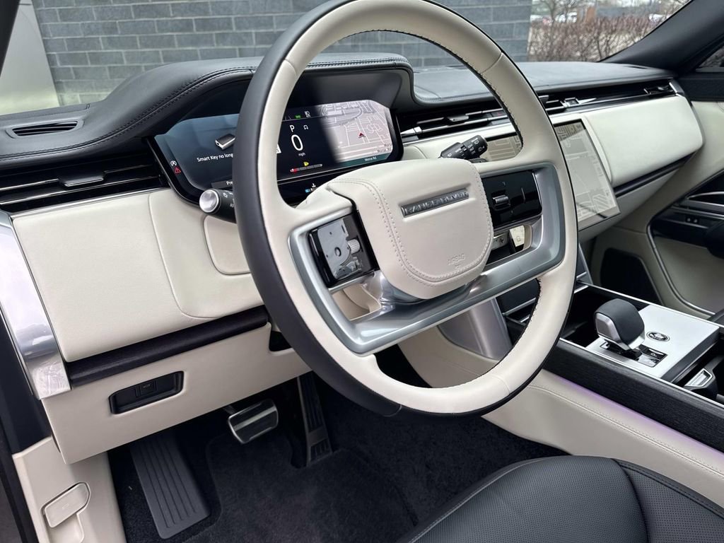Certified 2024 Land Rover Range Rover Long Wheelbase Autobiography image 22