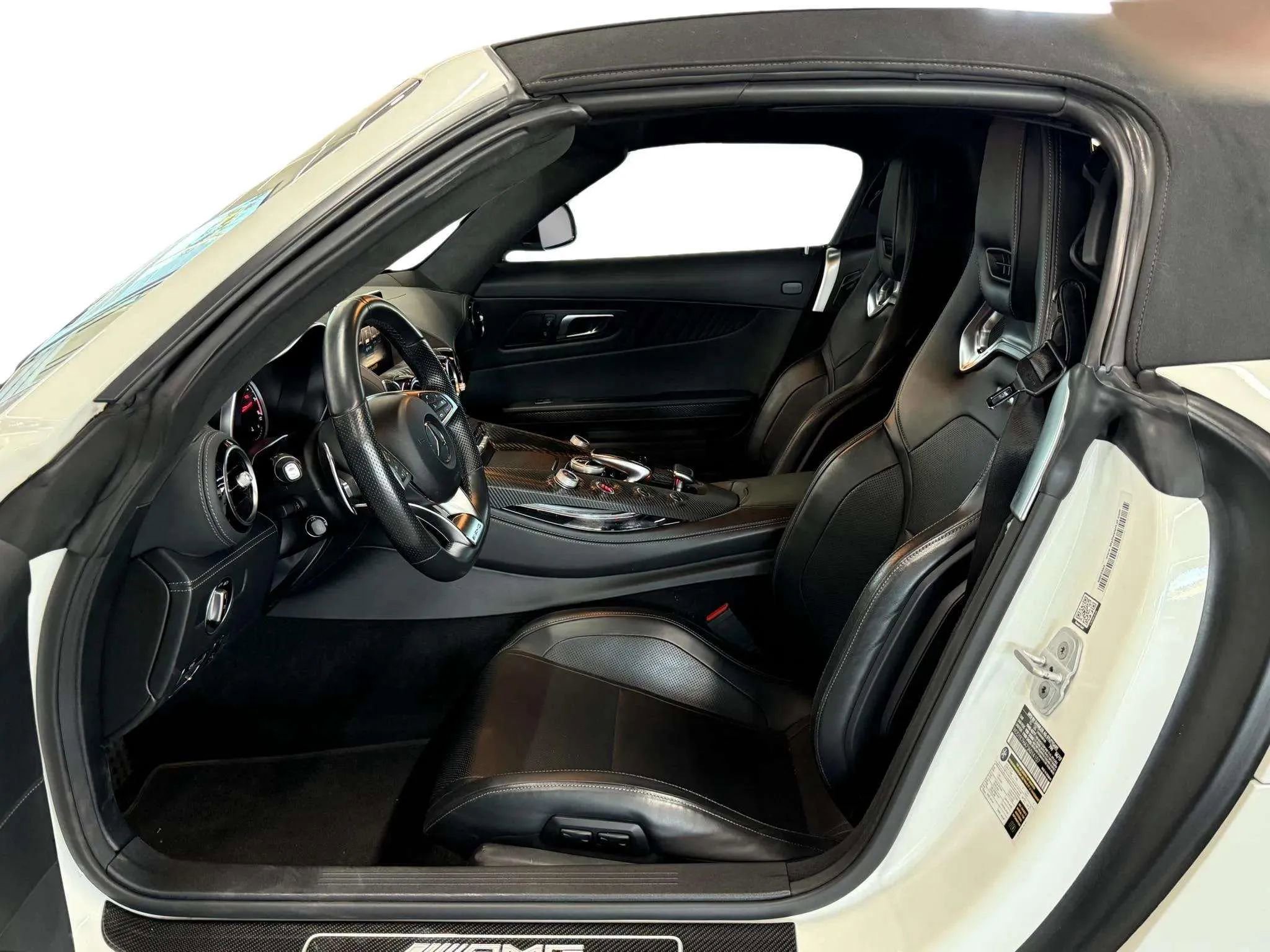 Used 2018 Mercedes-Benz AMG GT Roadster image 11
