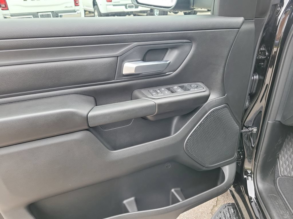 New 2026 RAM 1500 Express AWD/4WD image 14