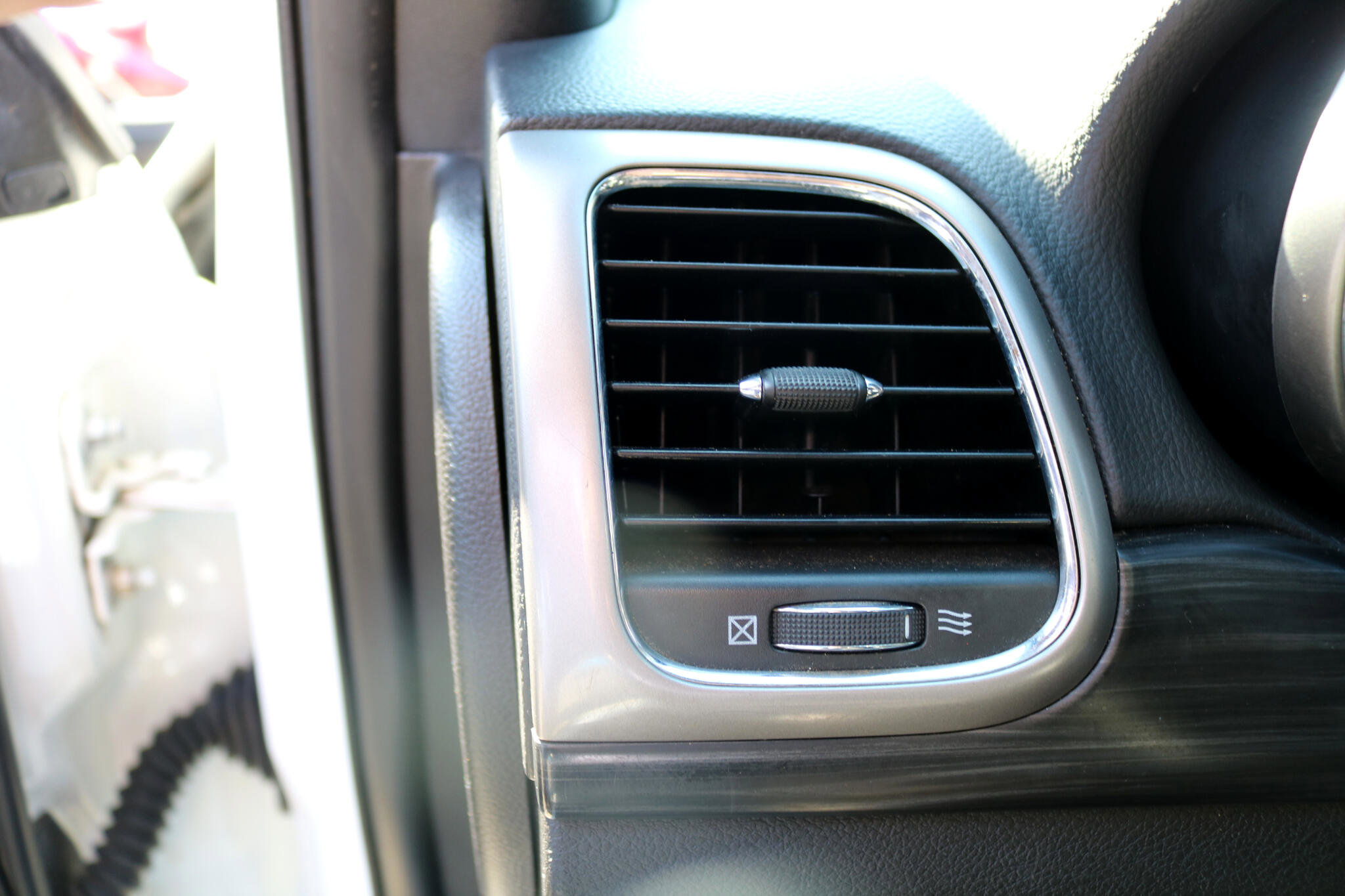 Used 2019 Jeep Grand Cherokee Altitude image 17