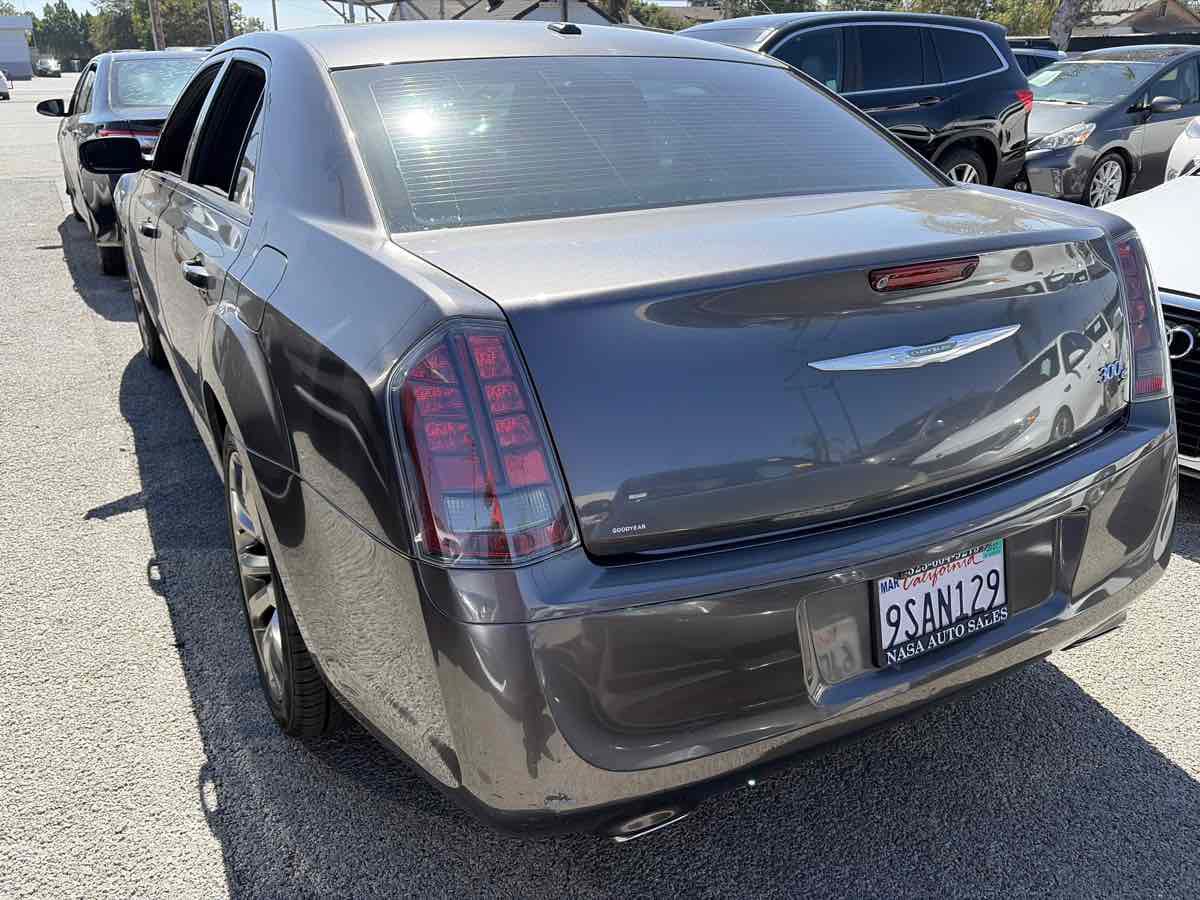 Used 2014 Chrysler 300 S RWD image 2