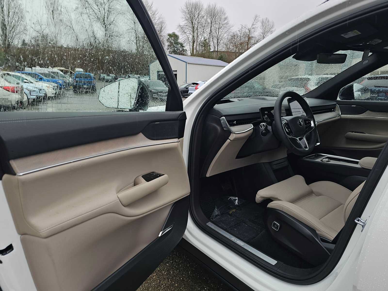 New 2025 Volvo EX90 Ultra AWD/4WD image 17