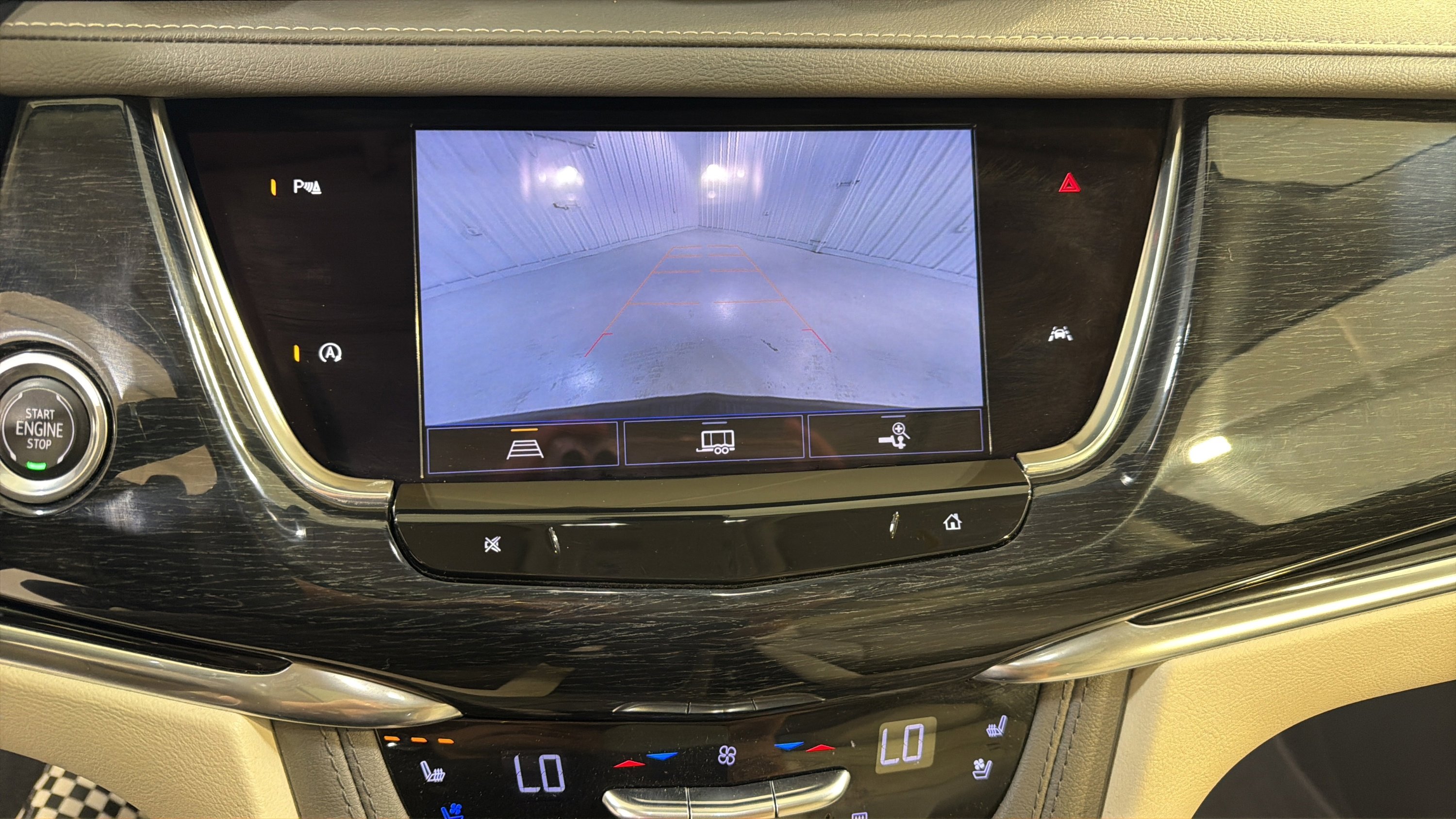 Used 2023 Cadillac XT6 Premium Luxury FWD image 17