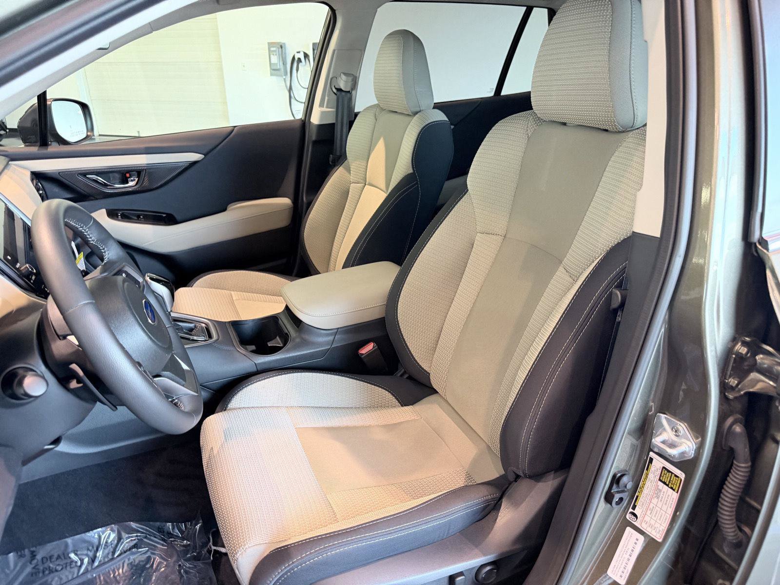 Used 2025 Subaru Outback Premium AWD/4WD image 35