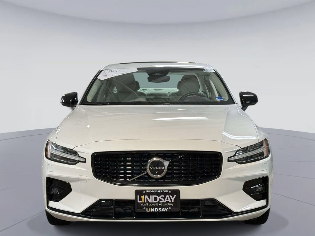 Used 2024 Volvo S60 B5 Plus w/ Climate Package FWD image 8