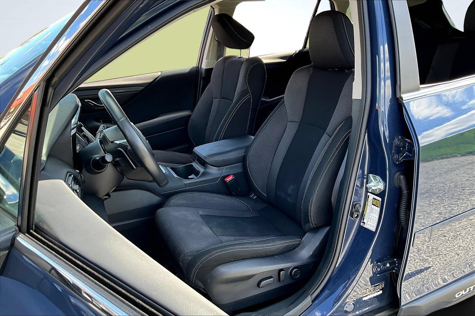 Used 2023 Subaru Outback Premium AWD/4WD image 24
