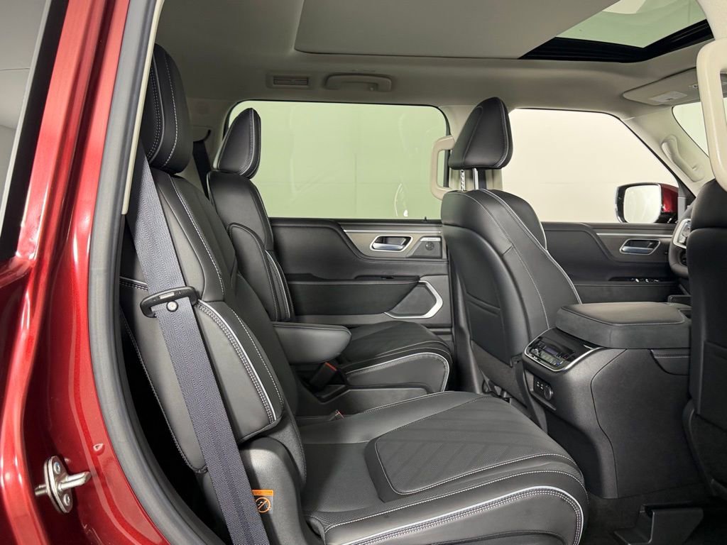 Used 2025 INFINITI QX80 Luxe RWD image 27