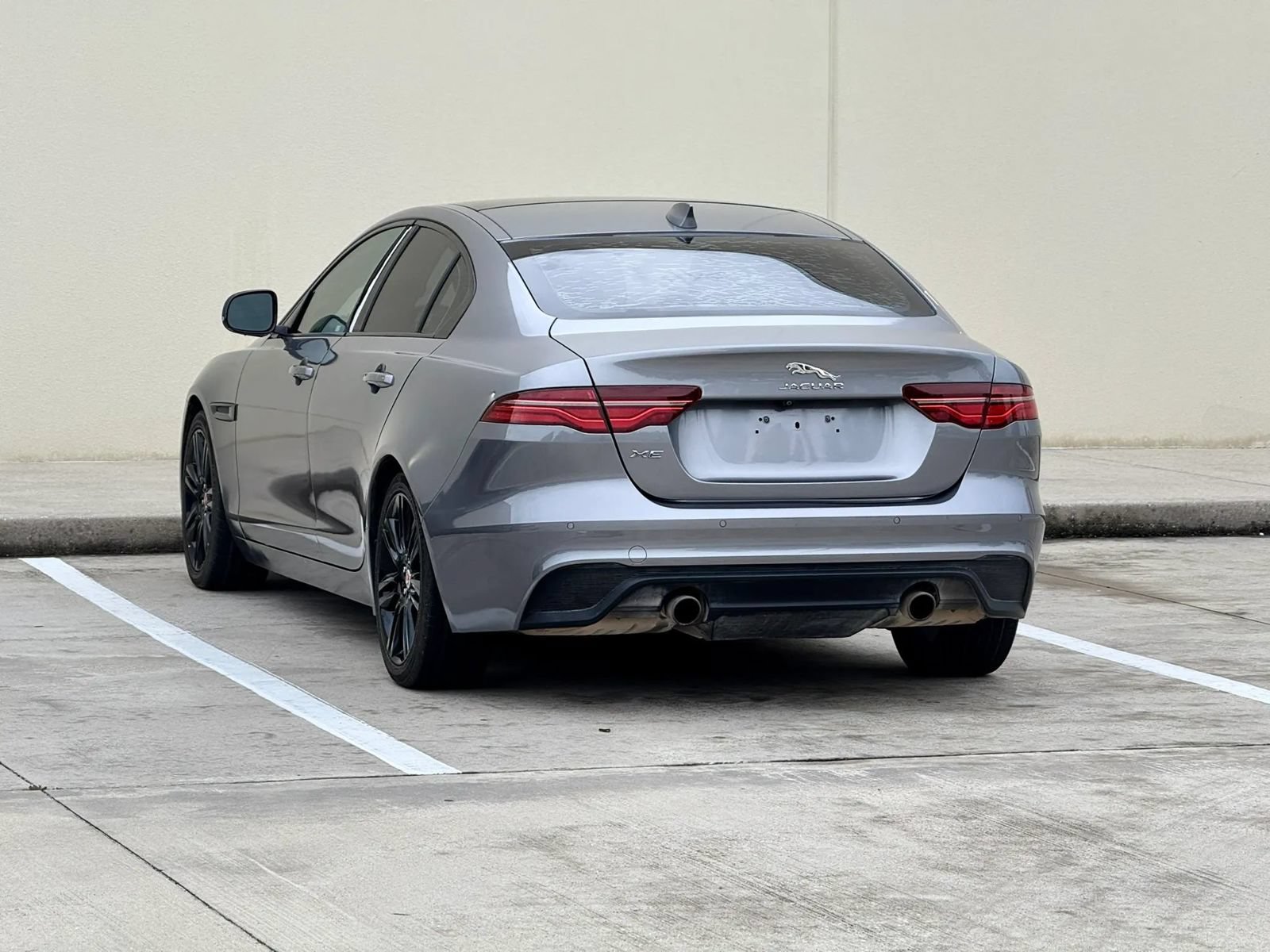 Used 2020 Jaguar XE S RWD image 5