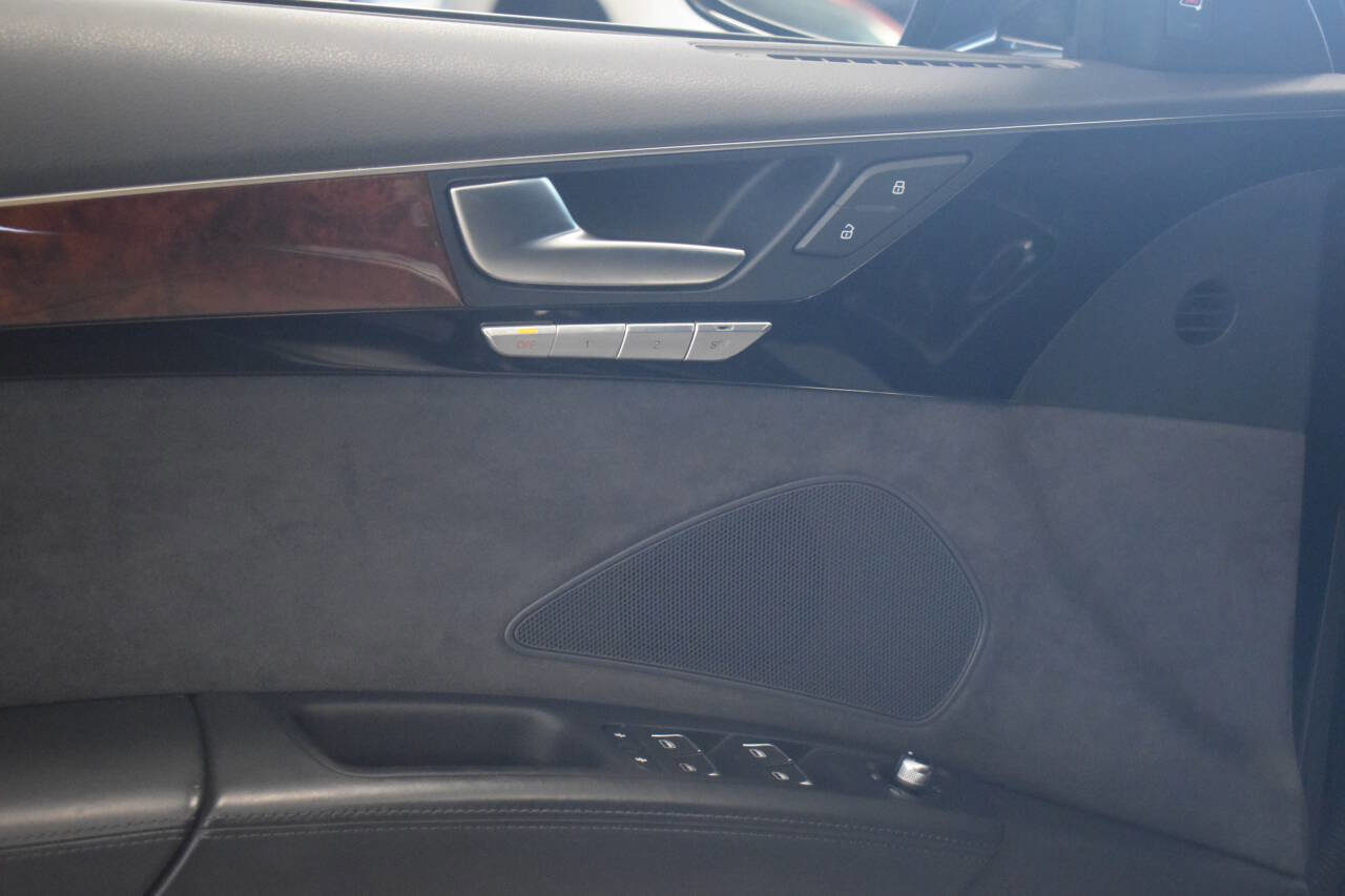 Used 2013 Audi A8 L 3.0T image 31