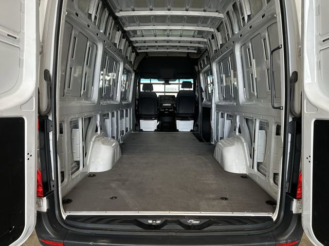 Used 2025 Mercedes-Benz Sprinter 2500 image 20