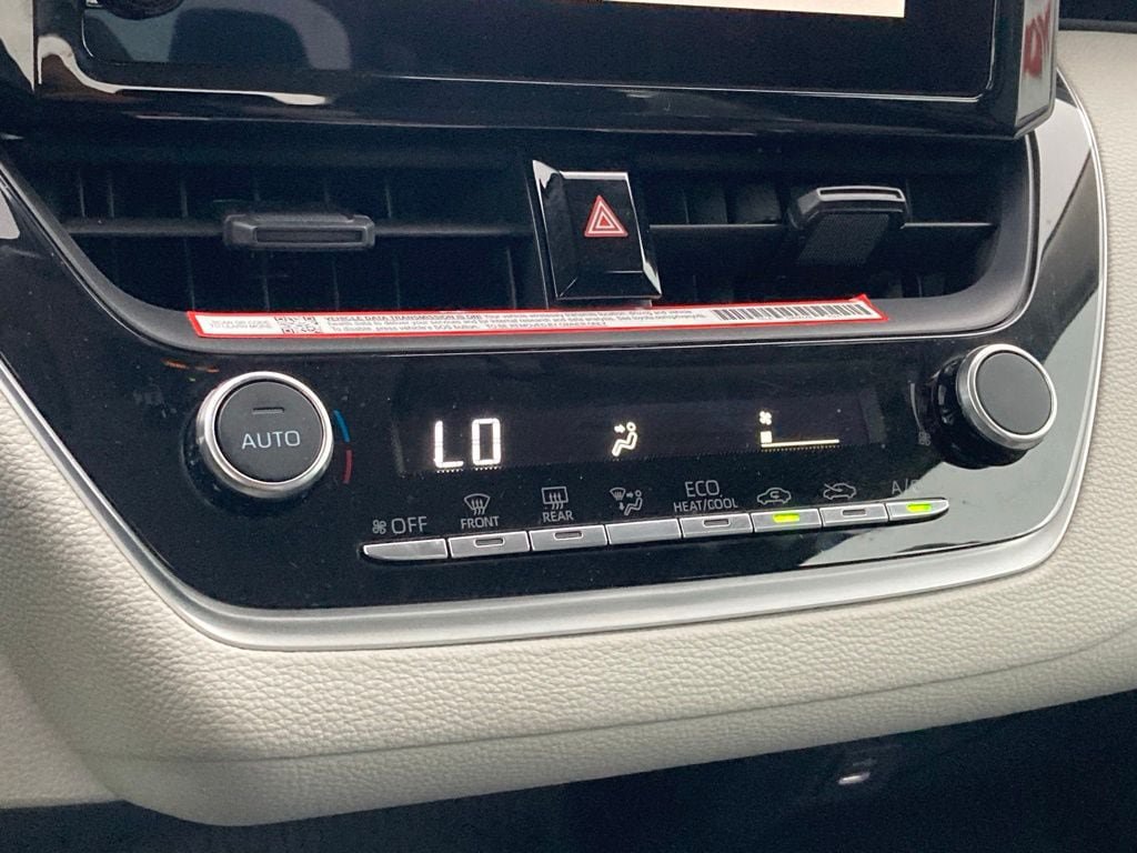 Used 2025 Toyota Corolla LE FWD image 24