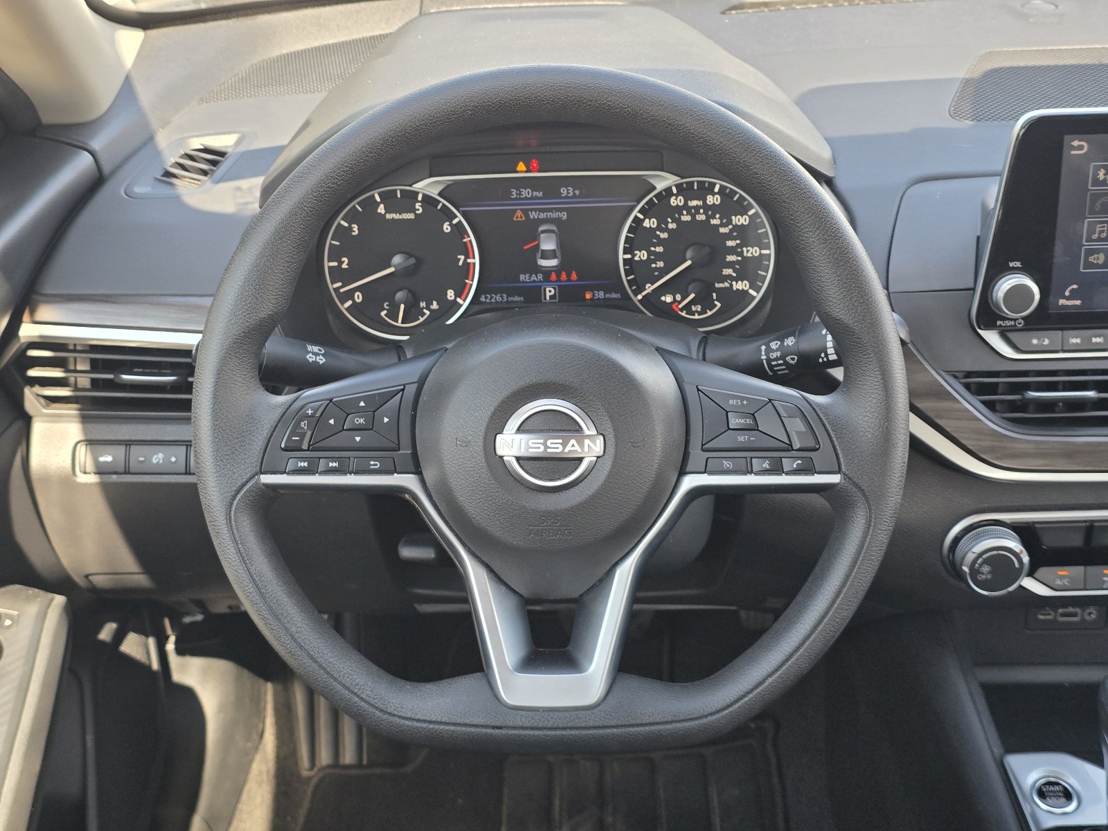 Used 2025 Nissan Altima 2.5 SV FWD image 14