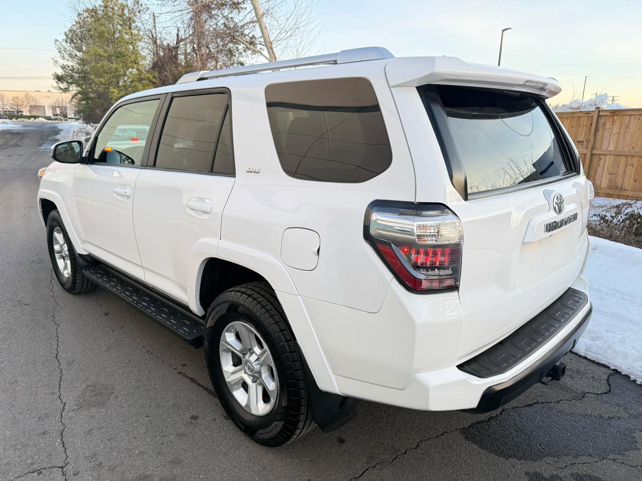 Used 2015 Toyota 4Runner SR5 image 3