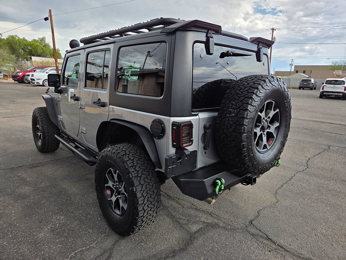 Used 2018 Jeep Wrangler Unlimited Sahara w/ Connectivity Group AWD/4WD image 15