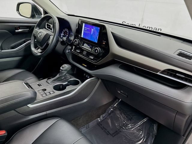 Used 2023 Toyota Highlander XLE image 31