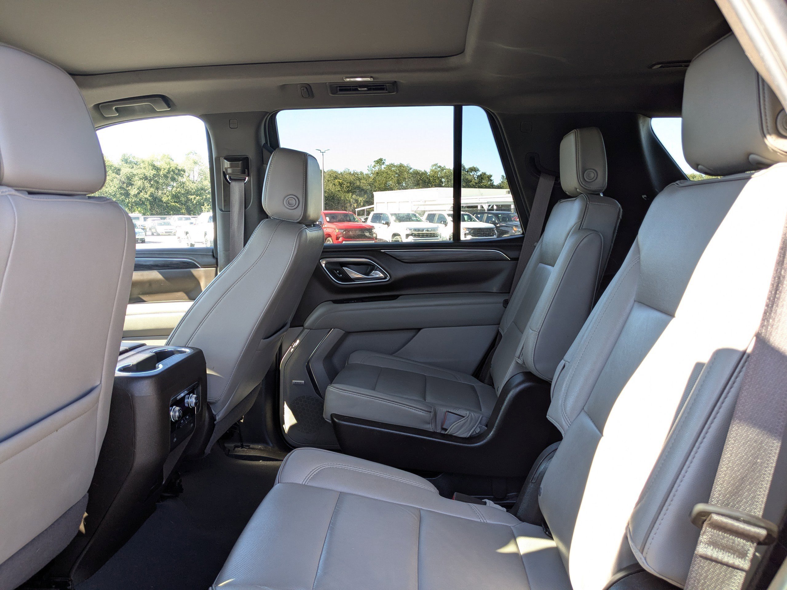 Used 2023 GMC Yukon SLT w/ Max Trailering Package image 14