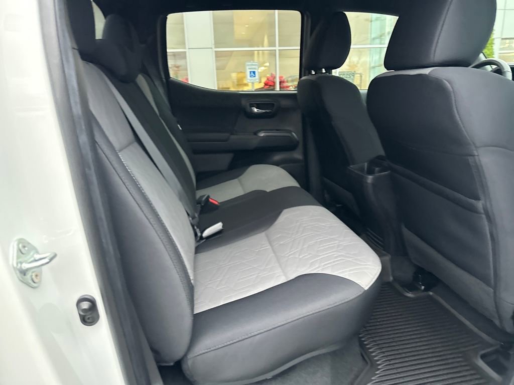 Certified 2022 Toyota Tacoma TRD Off-Road image 15