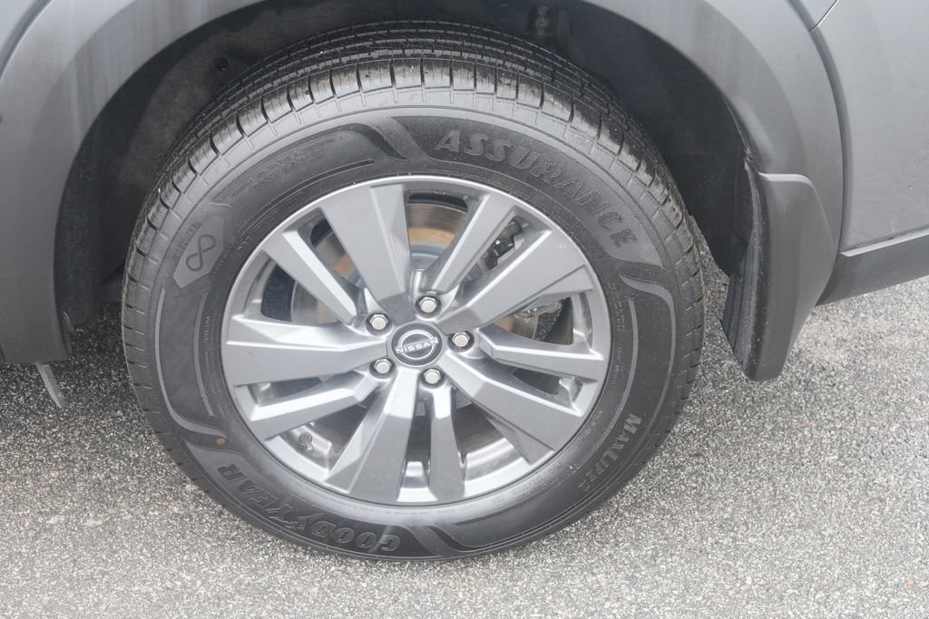 Used 2024 Nissan Pathfinder SV w/ Black Appearance Package AWD/4WD image 16