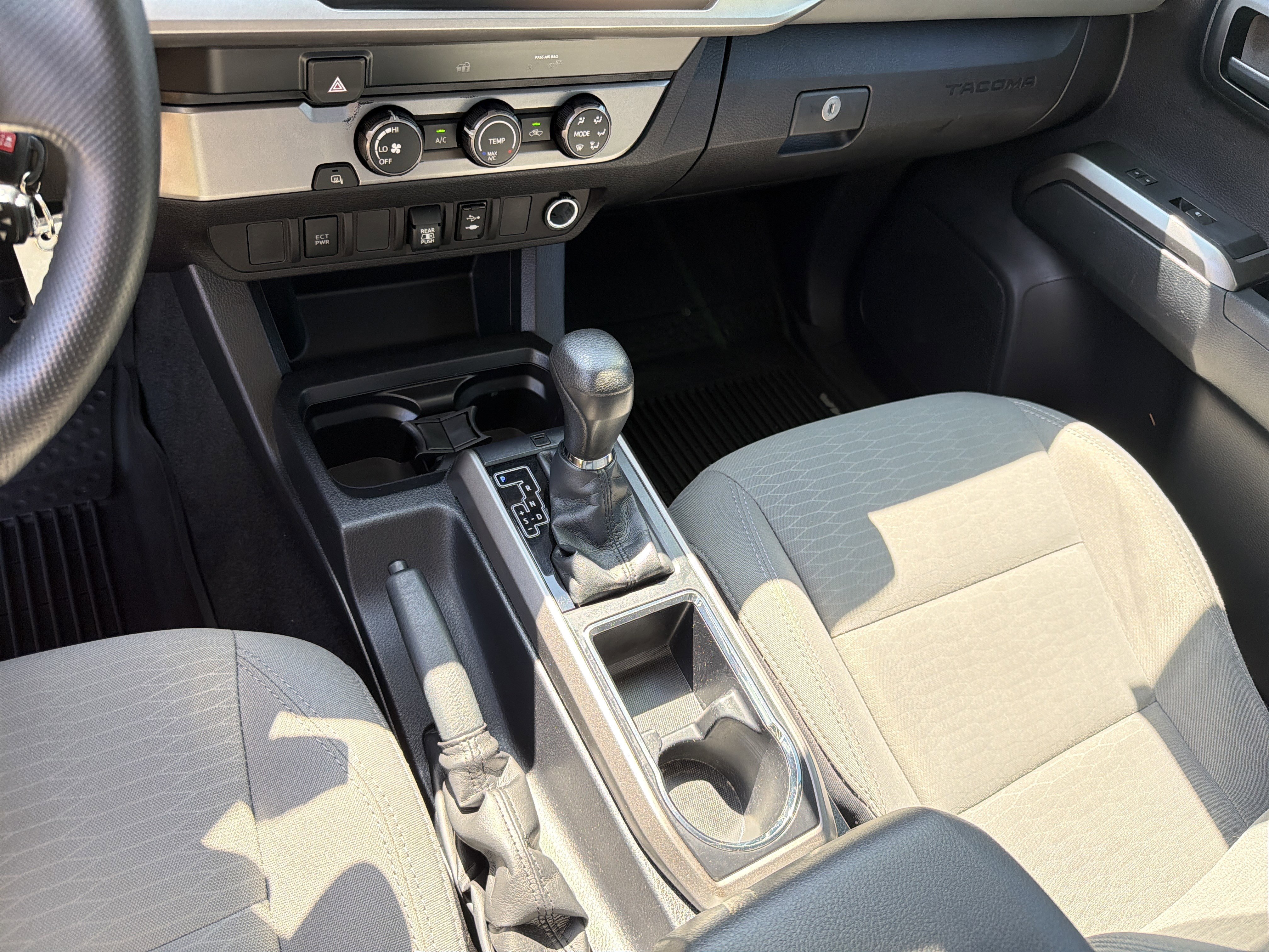 Used 2019 Toyota Tacoma SR5 image 9