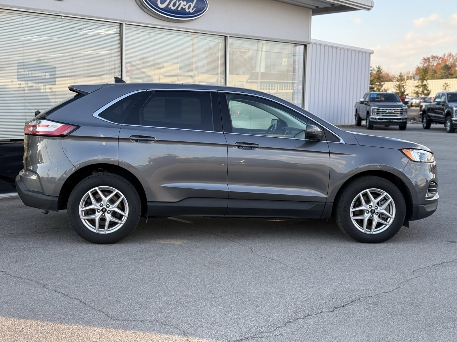 Used 2024 Ford Edge SEL w/ Convenience Package image 6