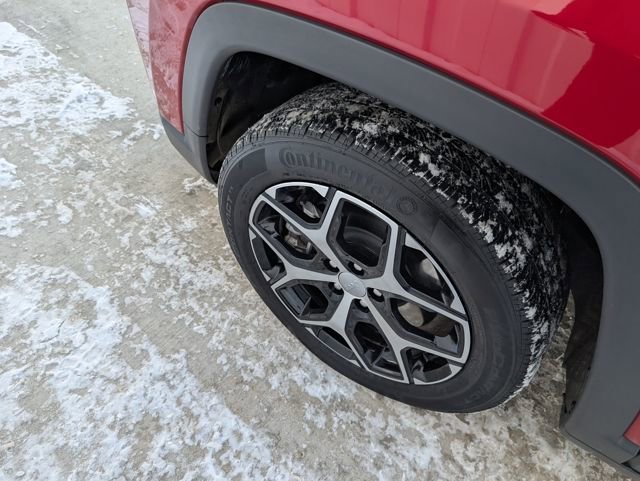 Used 2024 Jeep Compass Limited image 7