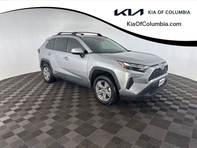 Used 2022 Toyota RAV4 XLE image 1