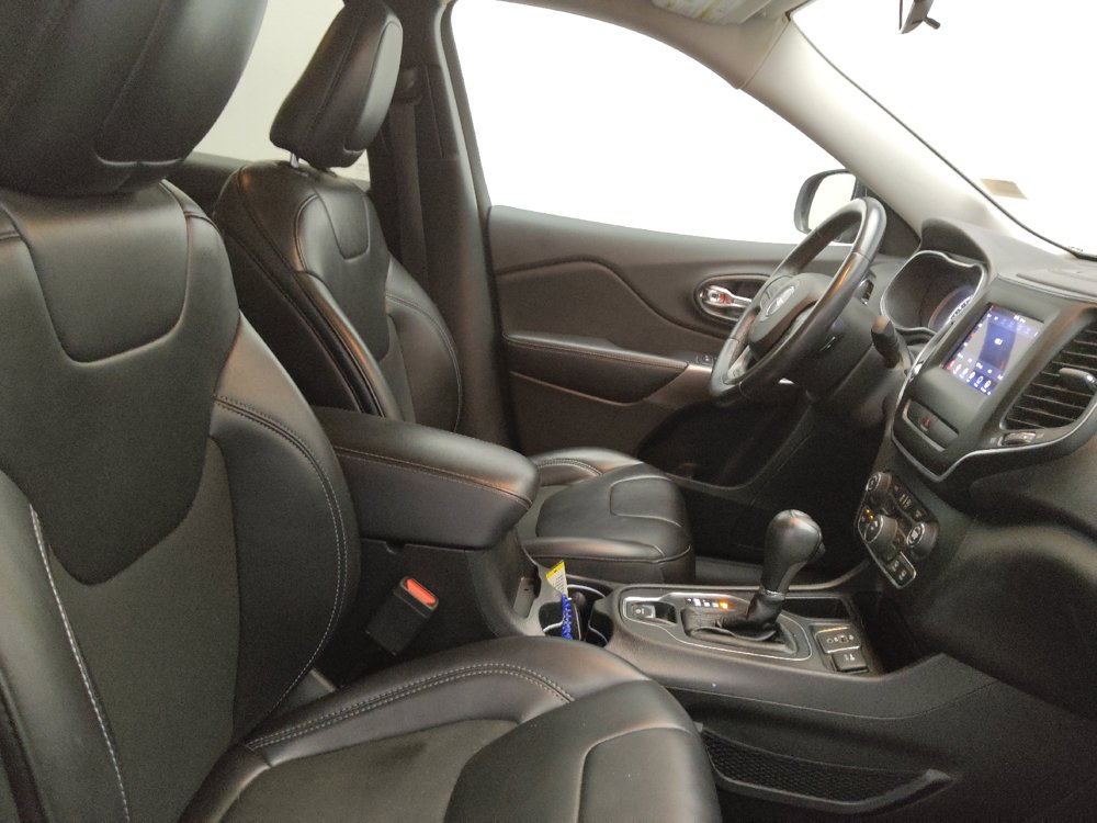 Used 2019 Jeep Cherokee Latitude Plus FWD image 21