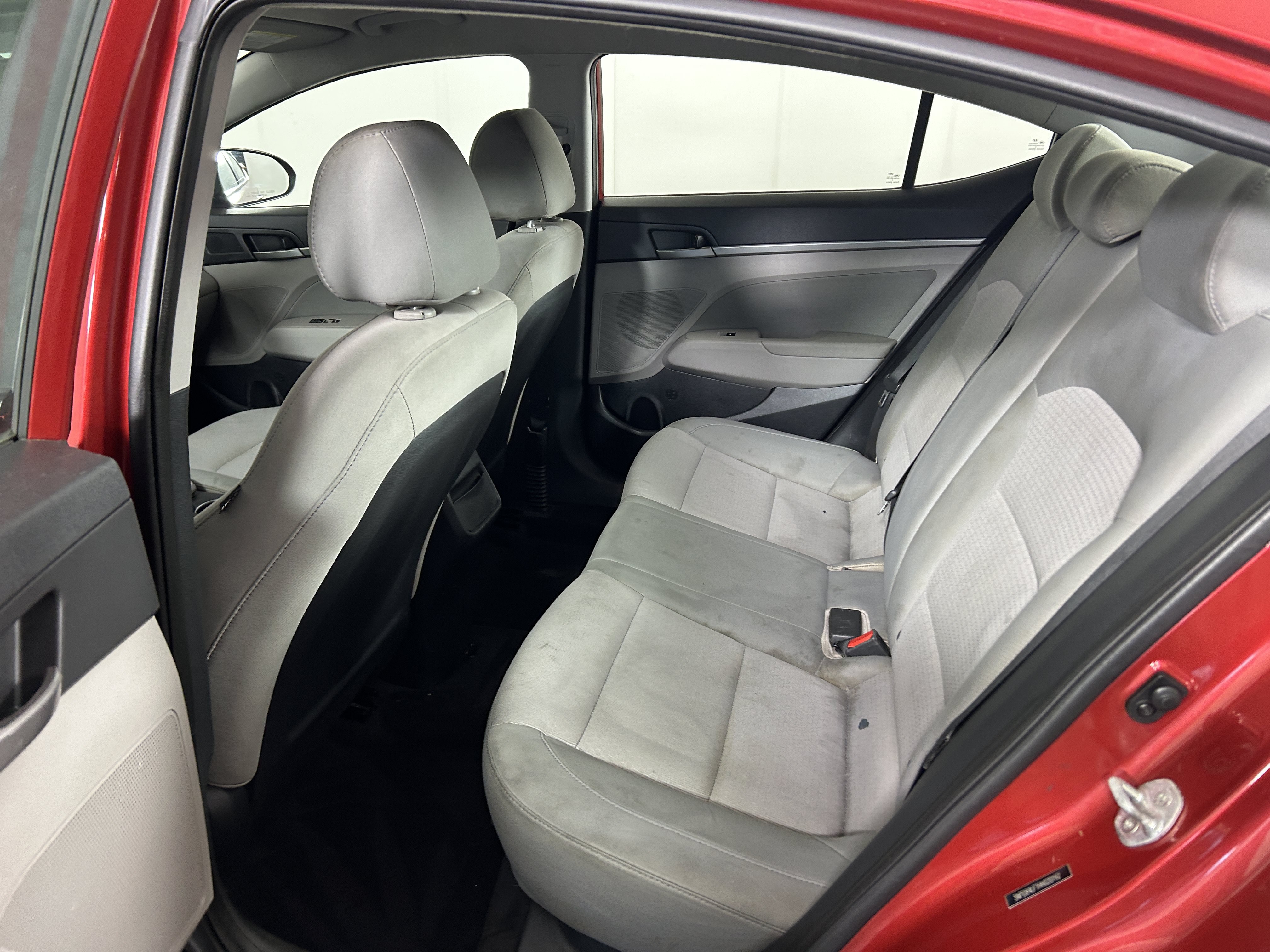 Used 2017 Hyundai Elantra SE FWD image 23