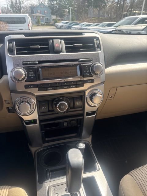 Used 2011 Toyota 4Runner SR5 w/ Convenience Pkg AWD/4WD image 27