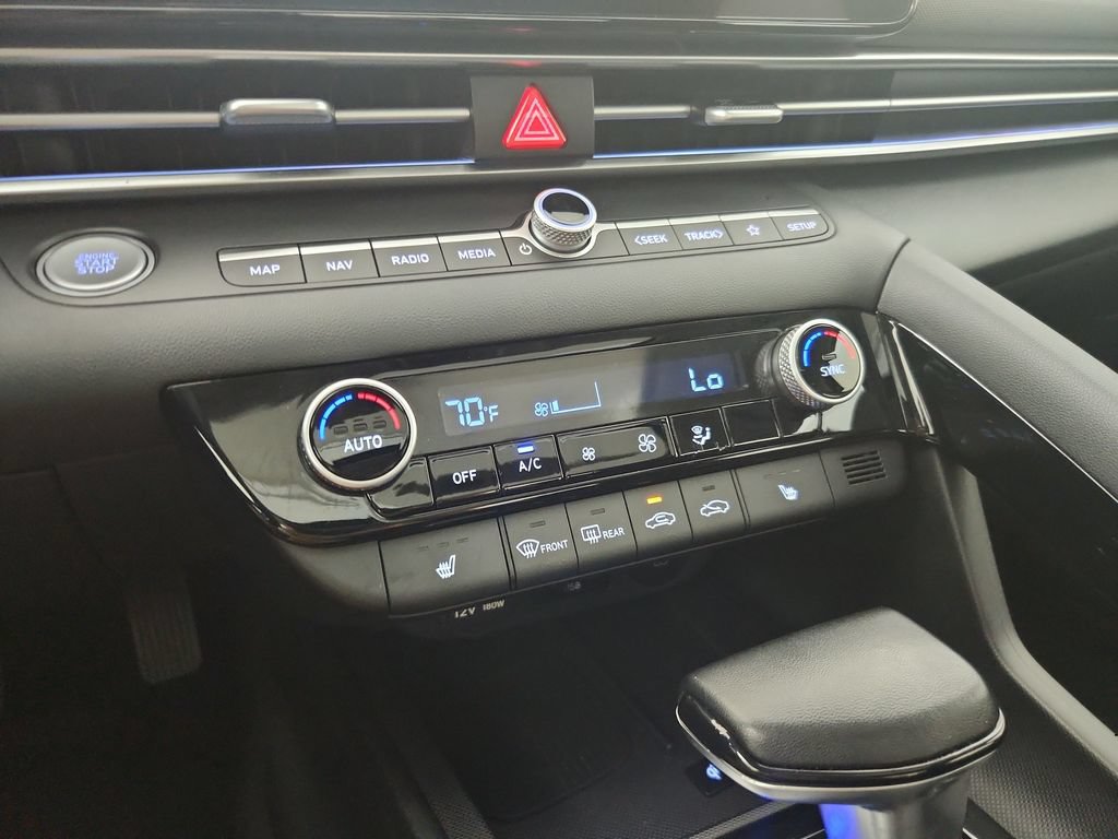 Used 2025 Hyundai Elantra SEL FWD image 29