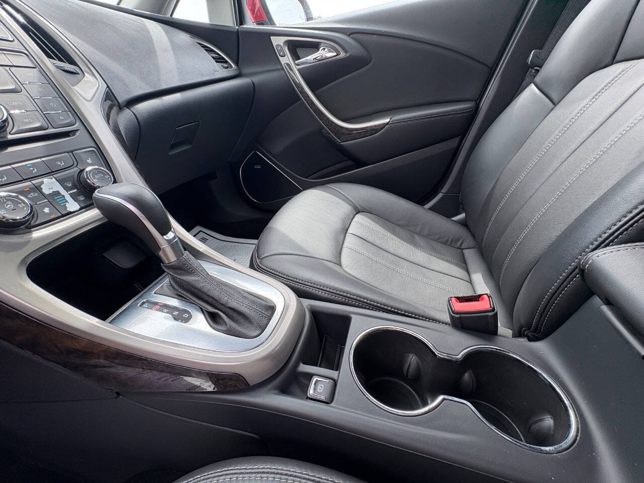 Used 2013 Buick Verano Leather FWD image 27