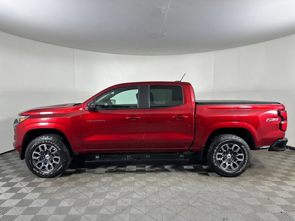 Used 2023 Chevrolet Colorado Z71 w/ Z71 Convenience Package 2 AWD/4WD image 2