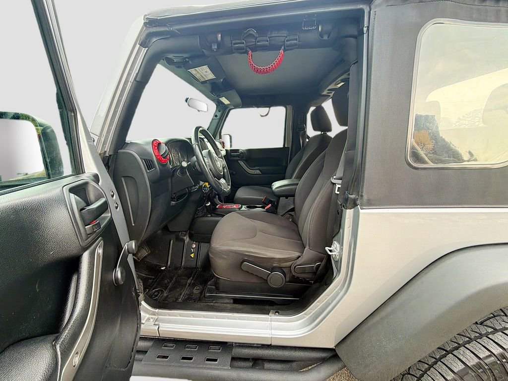 Used 2015 Jeep Wrangler Sport w/ Connectivity Group AWD/4WD image 21