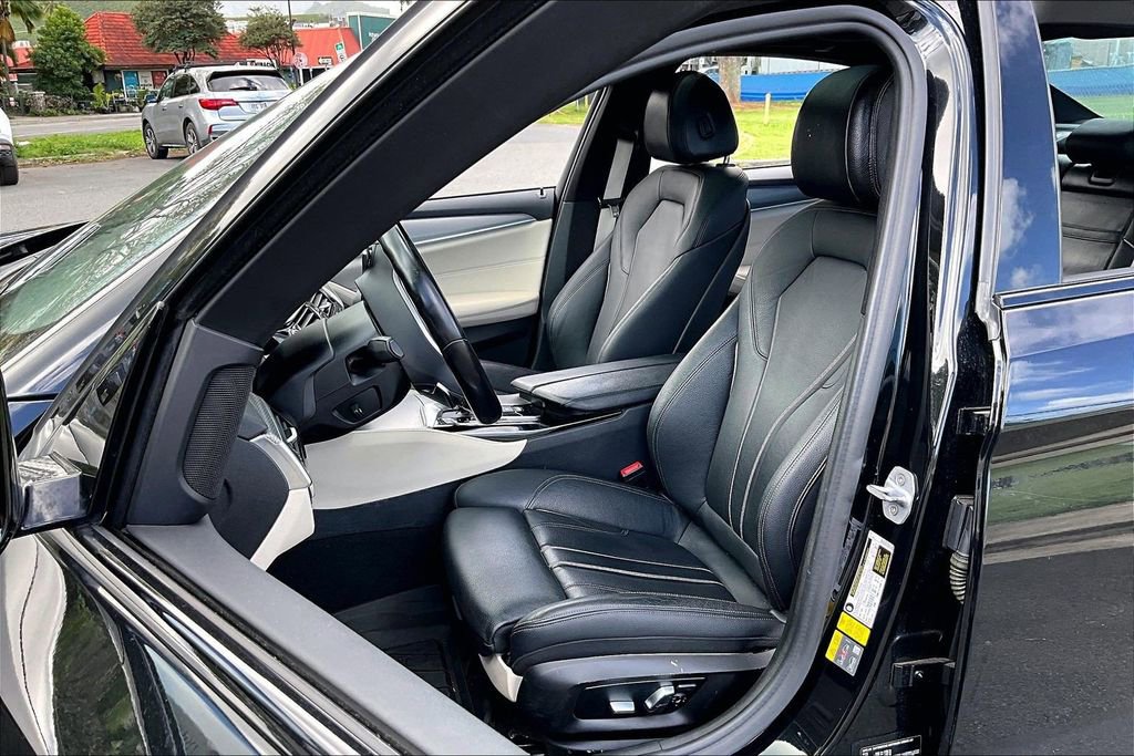 Used 2019 BMW 530e w/ M Sport Package image 27