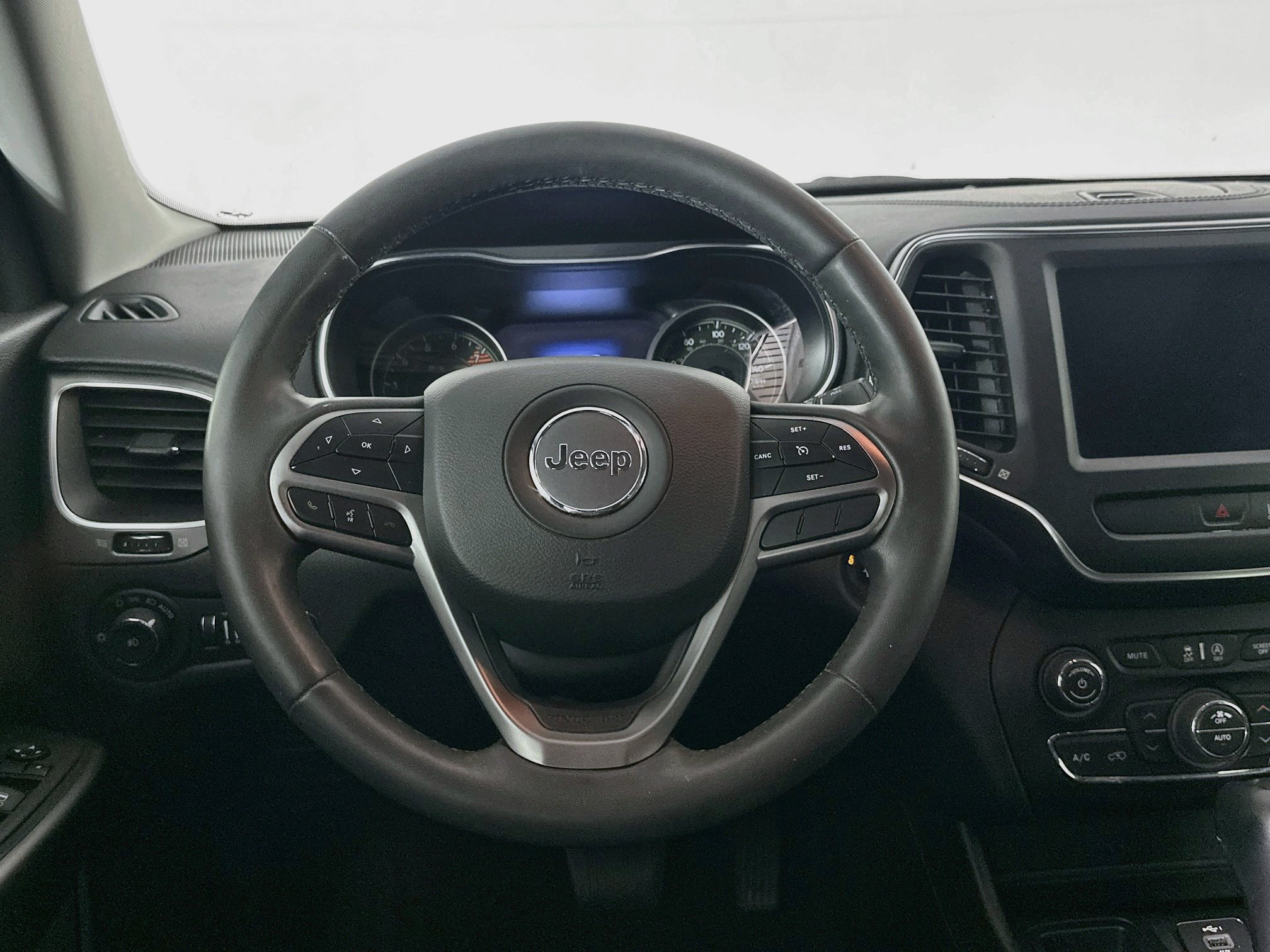Used 2022 Jeep Cherokee Latitude Lux FWD image 18