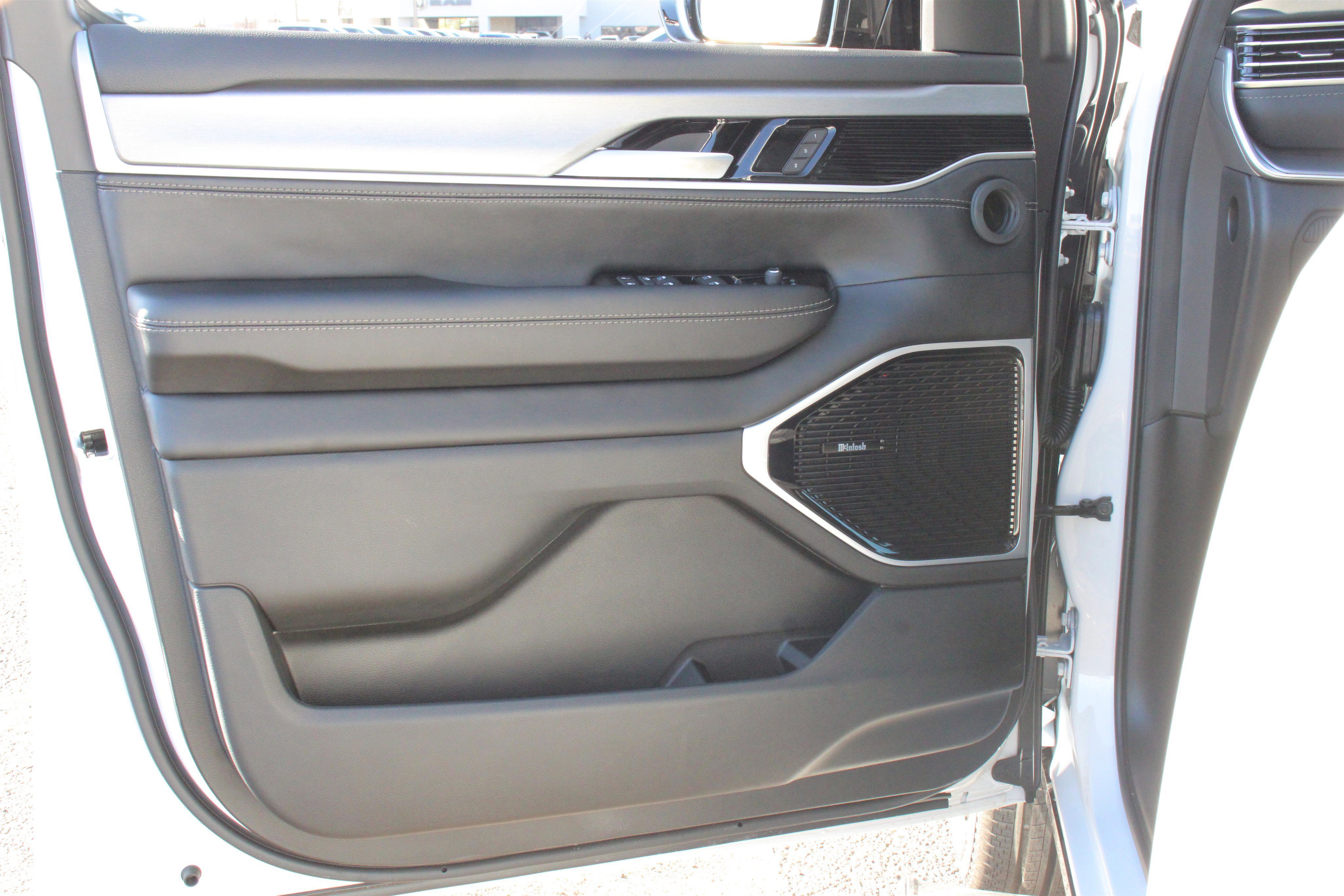 New 2026 Jeep Grand Wagoneer L Limited image 6