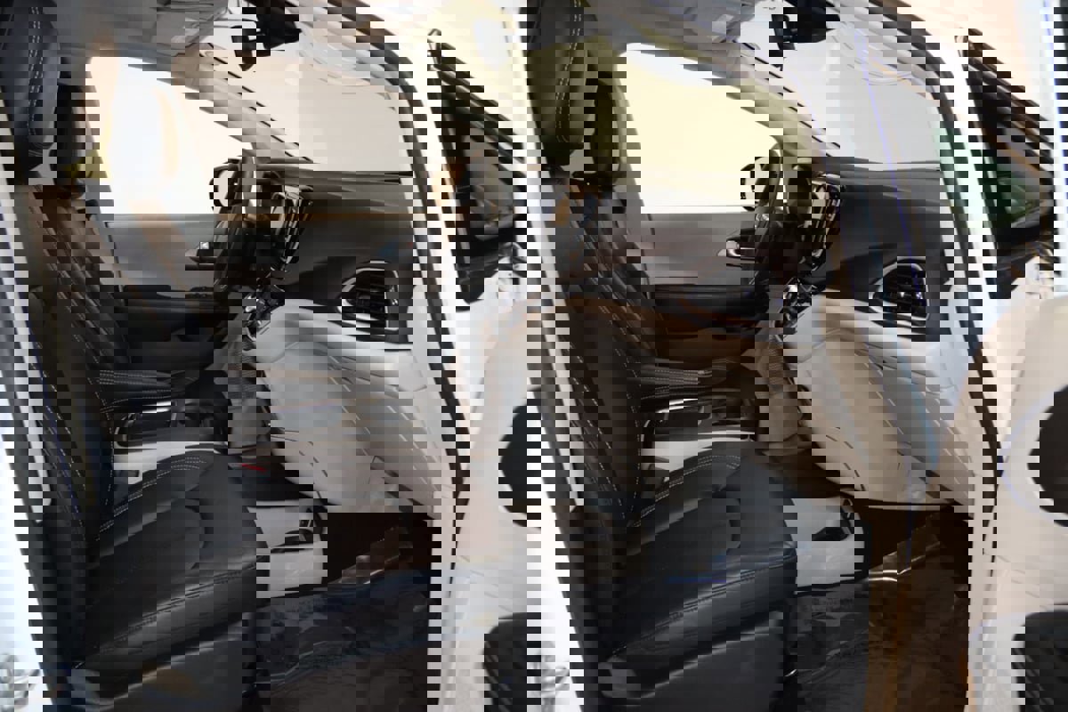 Used 2024 Chrysler Pacifica Touring-L image 52