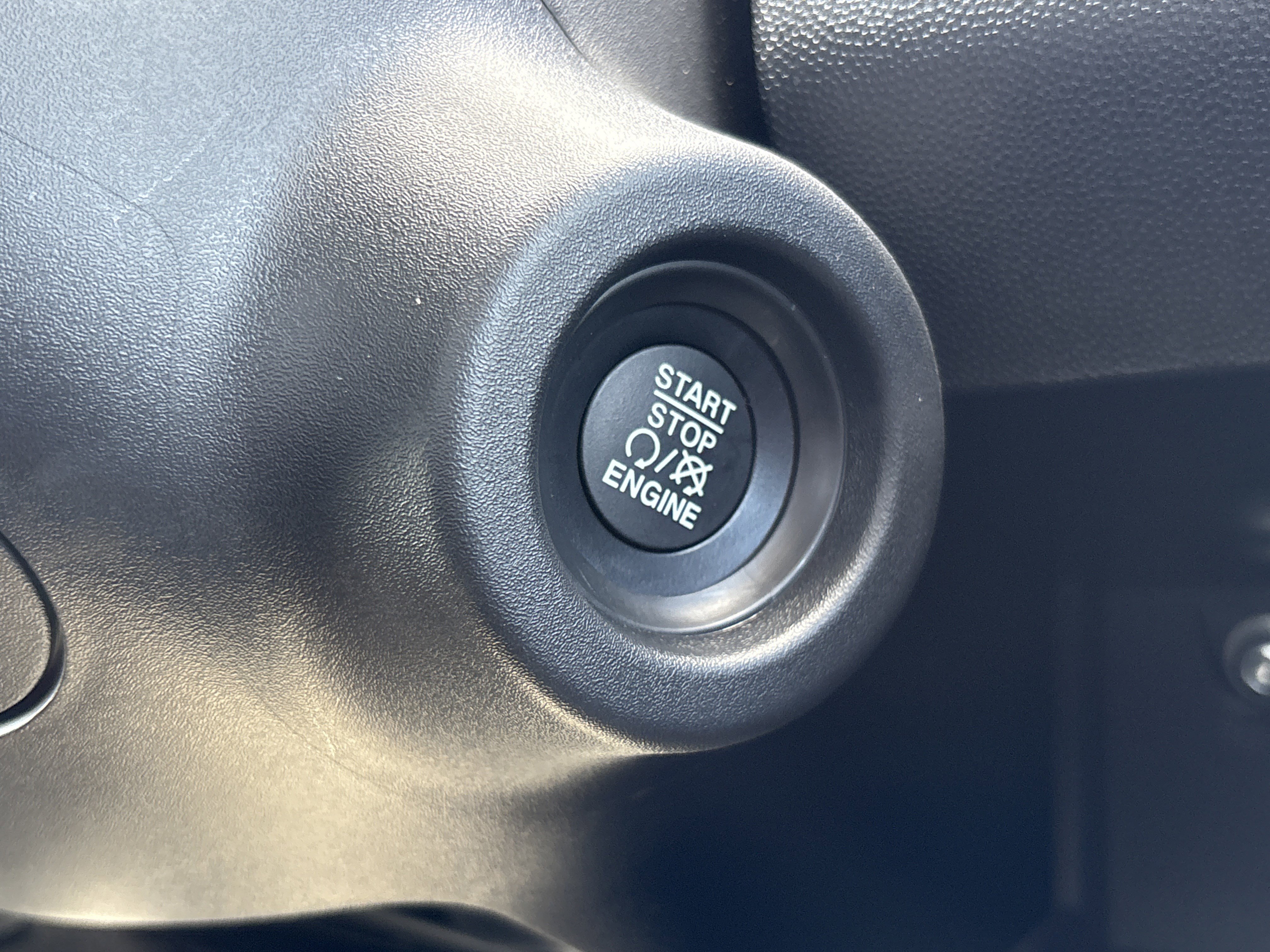 New 2025 RAM ProMaster 2500 w/ Convenience Group FWD image 23