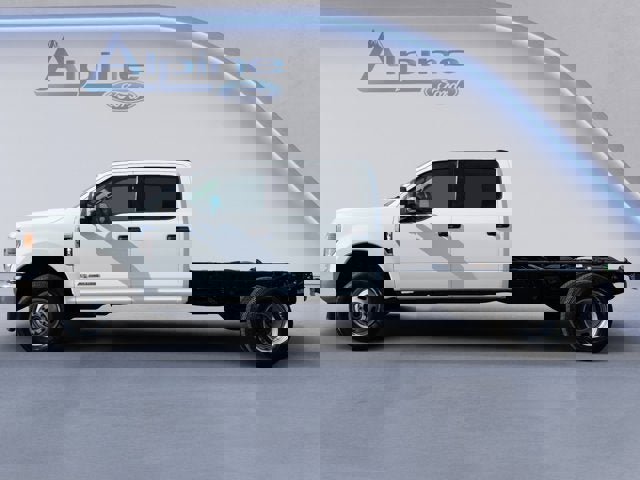 Used 2022 Ford F350 XLT image 2