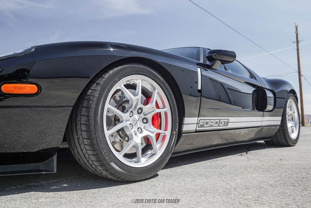 Used 2005 Ford GT RWD image 56