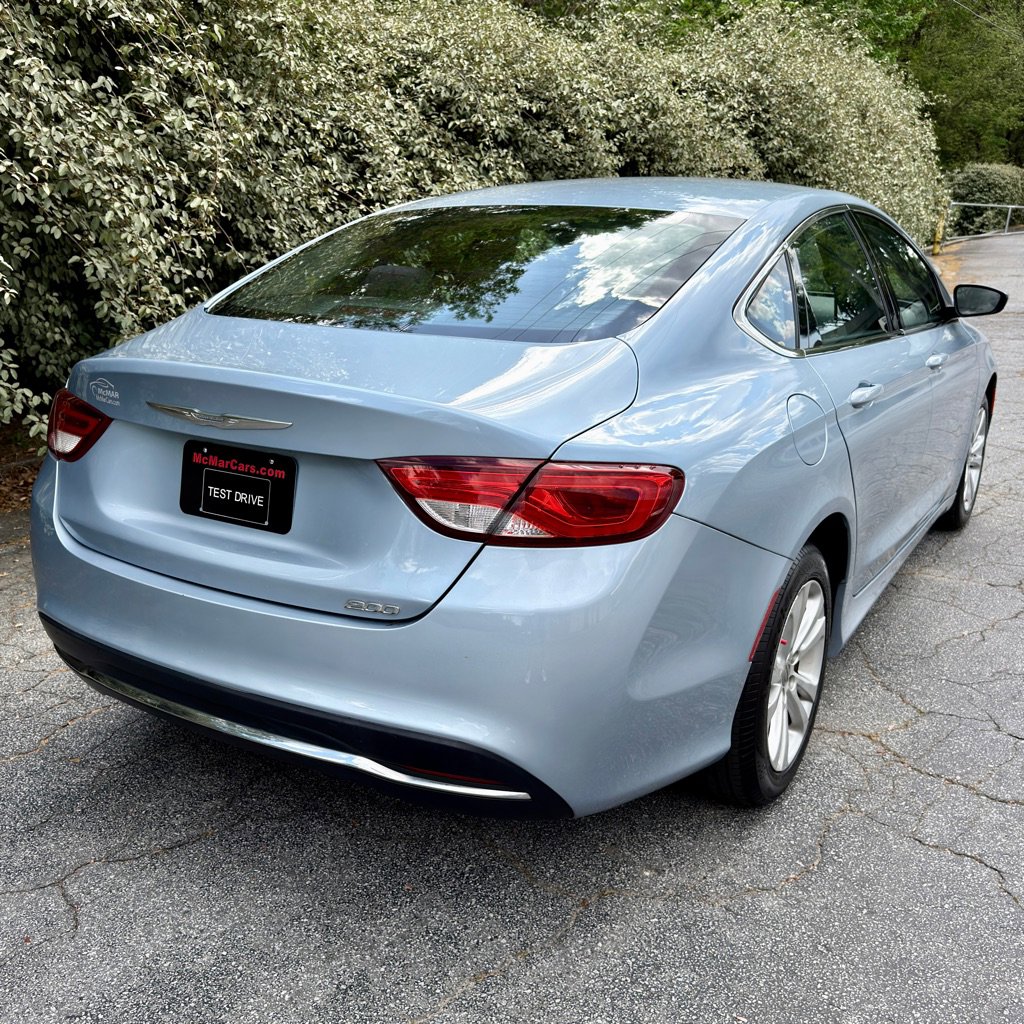 Used 2015 Chrysler 200 Limited image 3