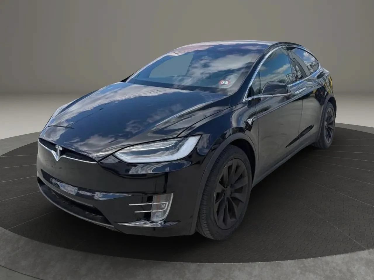 Used 2017 Tesla Model X 75D AWD/4WD image 4