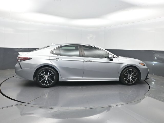 Used 2022 Toyota Camry SE FWD image 33