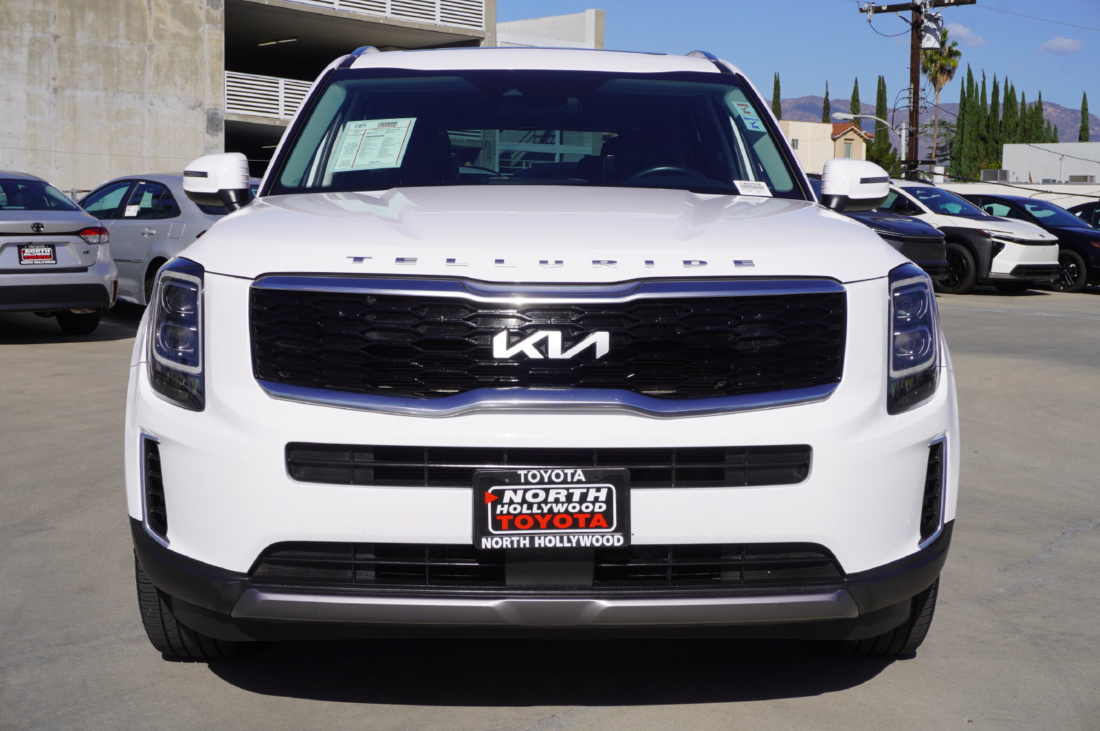 Used 2022 Kia Telluride EX w/ EX Premium Package FWD image 3