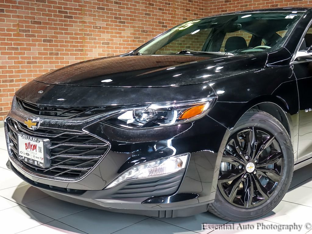 Used 2025 Chevrolet Malibu LT image 3