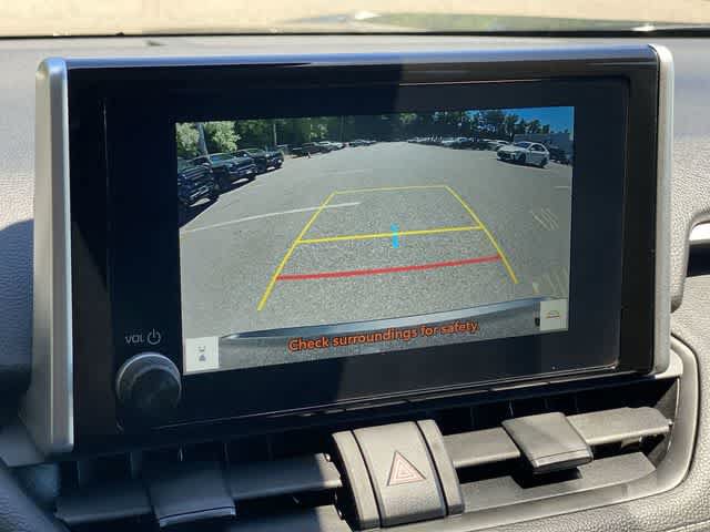 Used 2025 Toyota RAV4 XLE AWD/4WD image 33